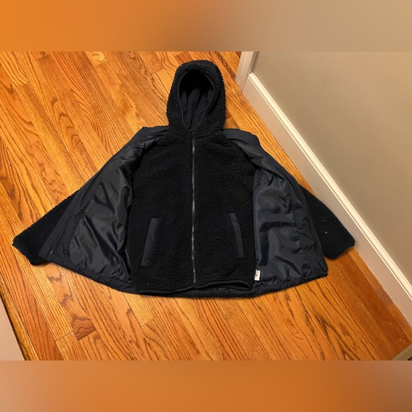 Boys blue gap Sherpa coat and vest In one. - Picture 4 of 12